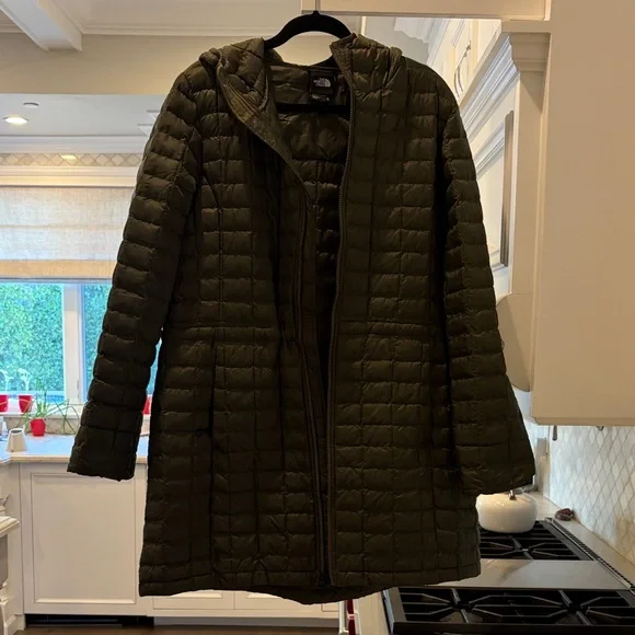 The North Face Quilted Jacket - Picture 2 of 4